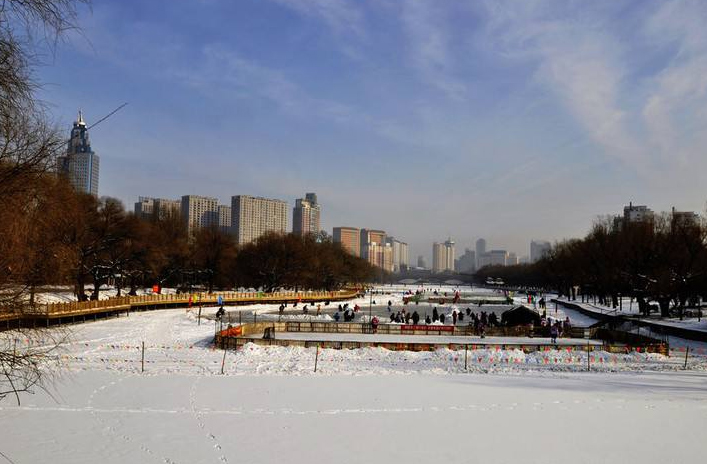 沈陽南湖公園戲雪樂園